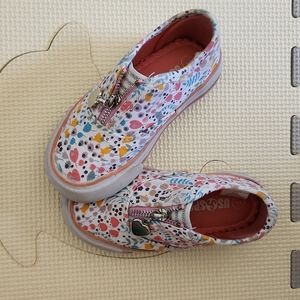 Toddler sneakers floral with zipper, sz 7
